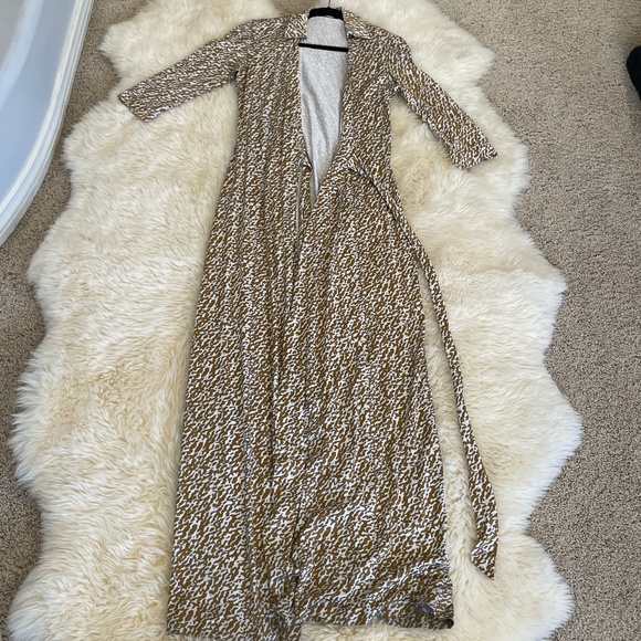 DVF Wrap Dress - Picture 2 of 6